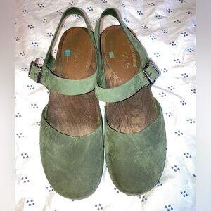 Lotta from Stockholm green nubuck leather low wood clogs, worn twice, size 39